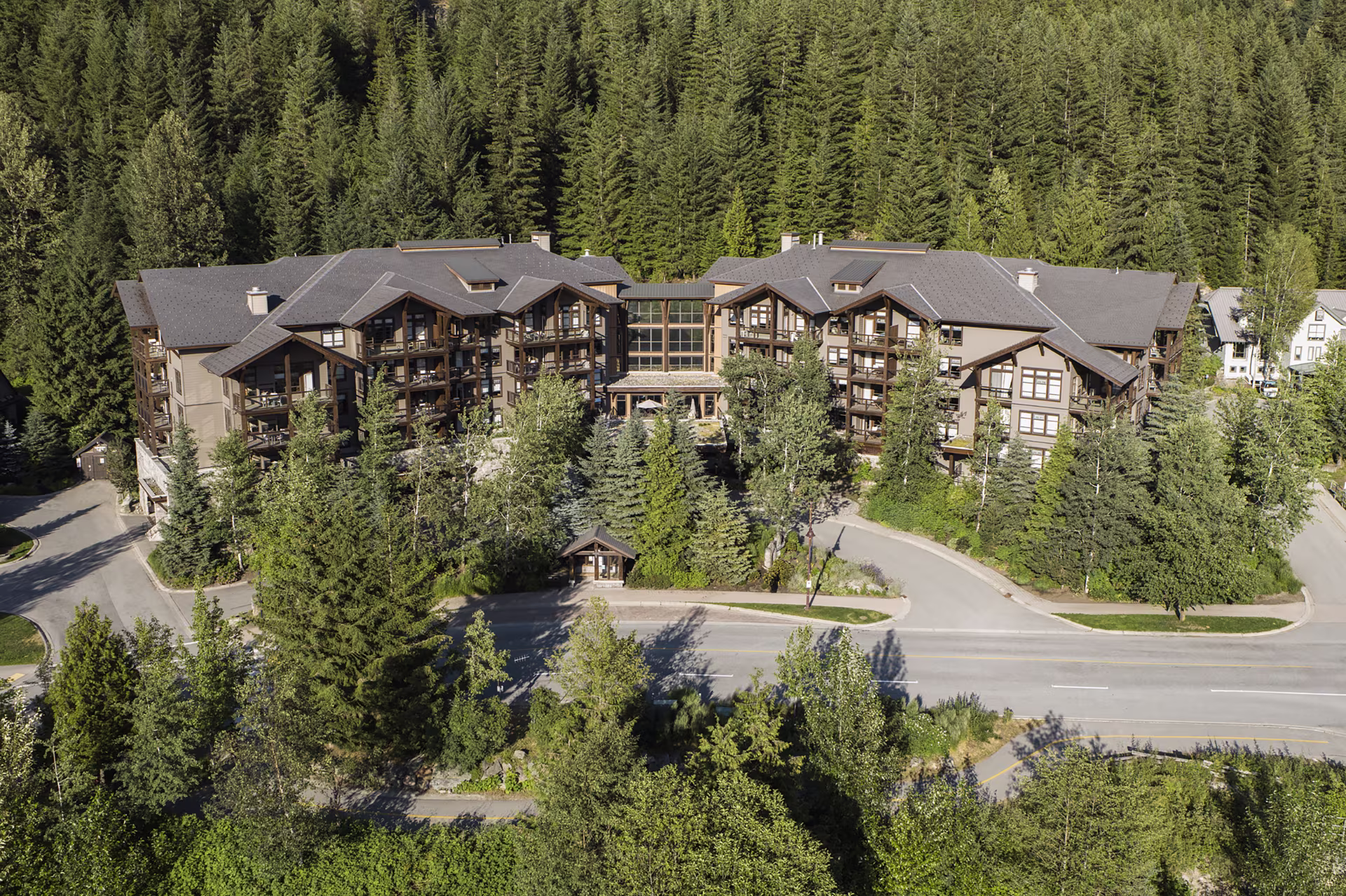 Evolution Whistler Hotel in Creekside