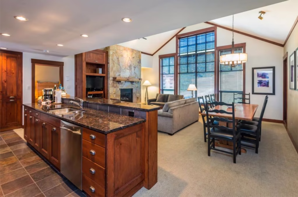 4 Bedroom Kitchen Living Area At First Tracks Lodge Whistler Hotel